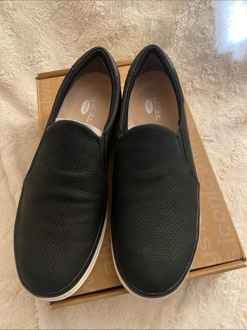 Dr. Scholl's Black Slip-On Women's Sneakers